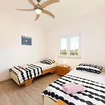 3 Bedroom Cozy In Slatine Trogir
