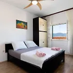 3 Bedroom Cozy In Slatine Vikendica