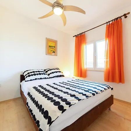 4 Bedroom Cozy In Slatine * Trogir