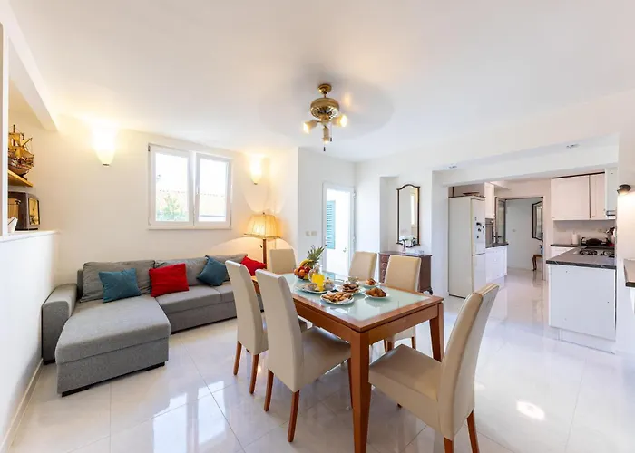 3 Bedroom Cozy In Slatine *