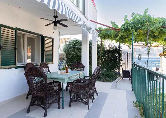 3 Bedroom Cozy In Slatine *