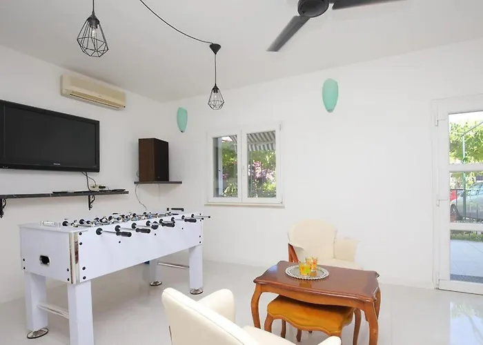 3 Bedroom Cozy In Slatine Ferienhaus Trogir