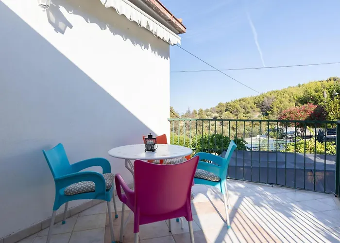 3 Bedroom Cozy In Slatine Τρογκίρ