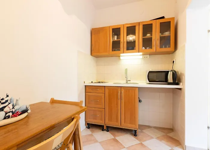 3 Bedroom Cozy In Slatine Τρογκίρ